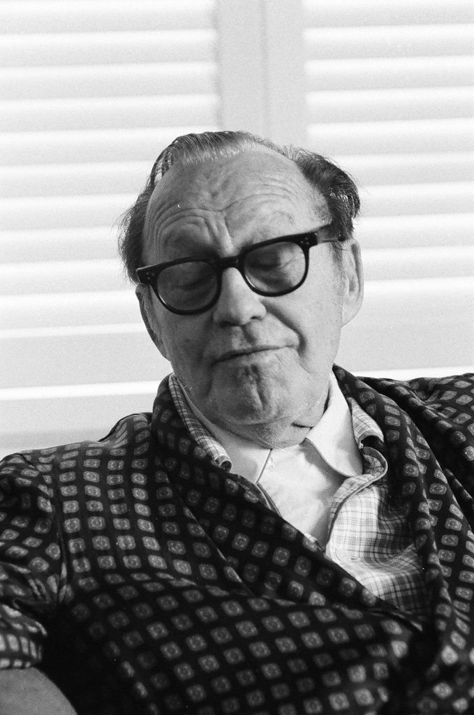 Jack Benny at an interview - Charles Krejcsi for Chicago Sun-Times