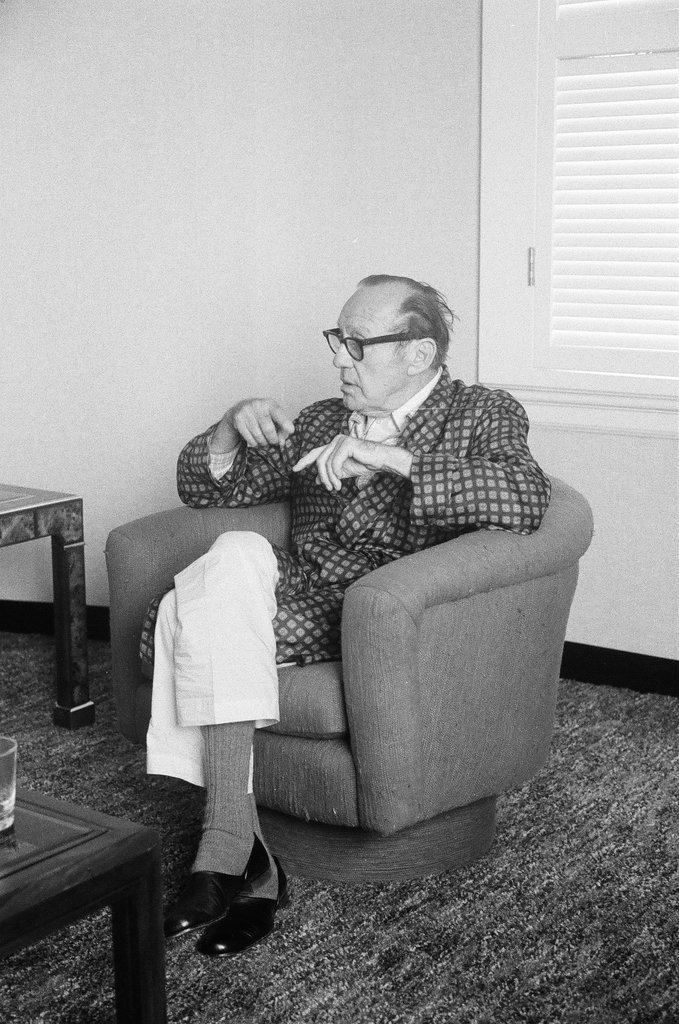 Jack Benny at an interview - Charles Krejcsi for Chicago Sun-Times