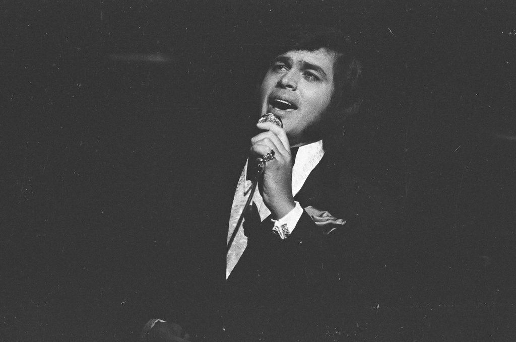 Englebert Humperdinck performs at Arie Crown Theater - Perry C. Riddle for Chicago Sun-Times