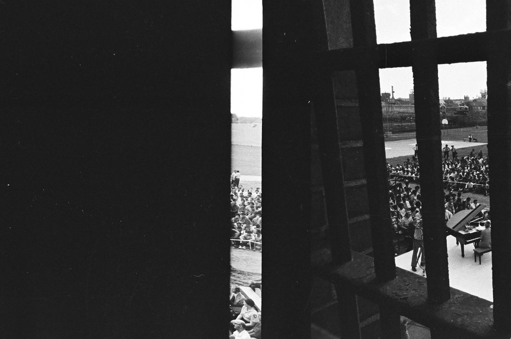 Liza Minnelli performs at Cook County Jail - James (Jim) Klepitsch for Chicago Sun-Times