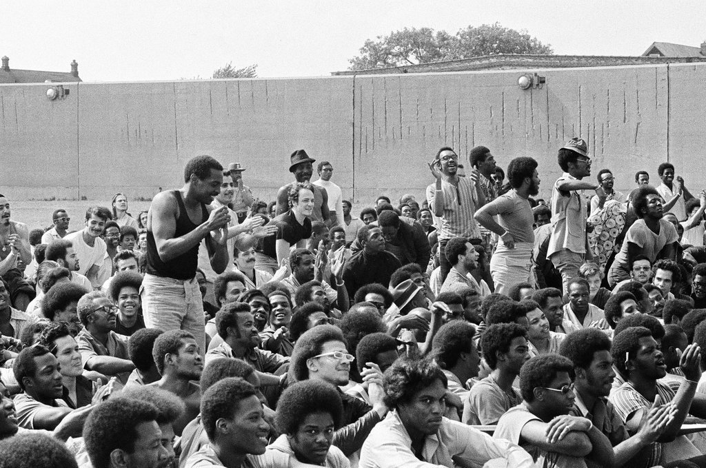 Liza Minnelli performs at Cook County Jail - James (Jim) Klepitsch for Chicago Sun-Times