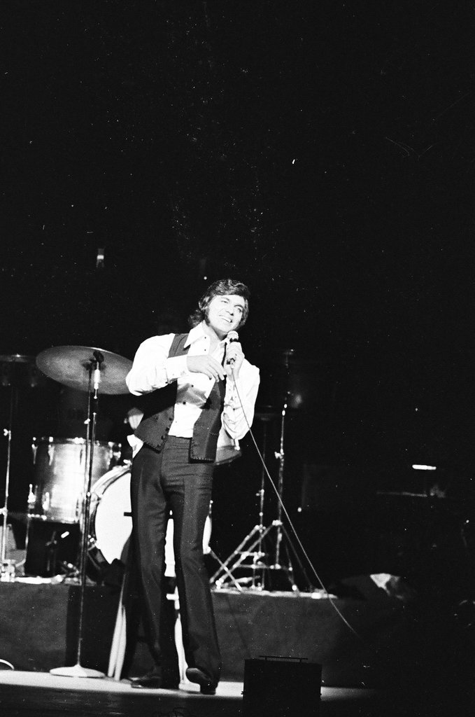 Englebert Humperdinck performs at Arie Crown Theater - Perry C. Riddle for Chicago Sun-Times