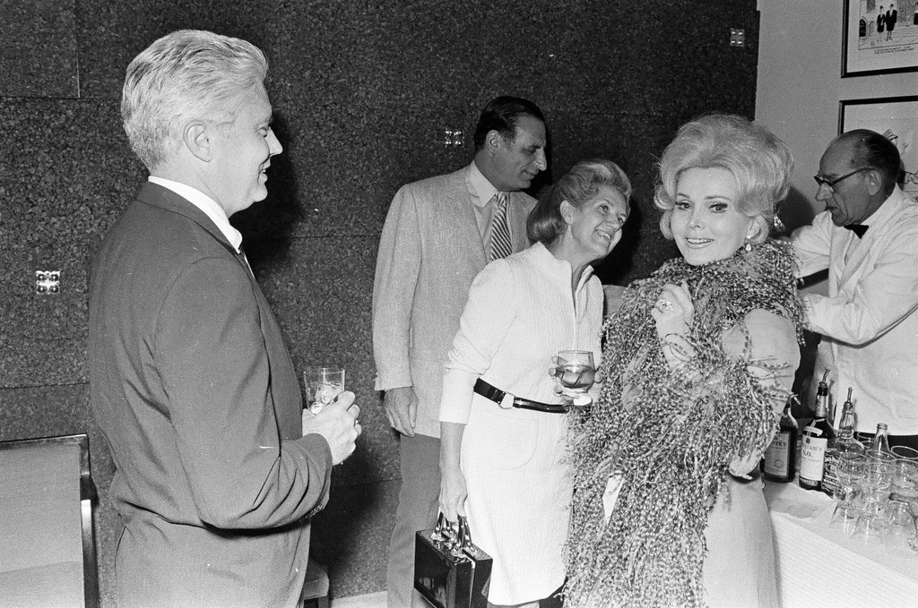 Zsa Zsa Gabor at a cocktail party - Charles Krejcsi for Chicago Sun-Times