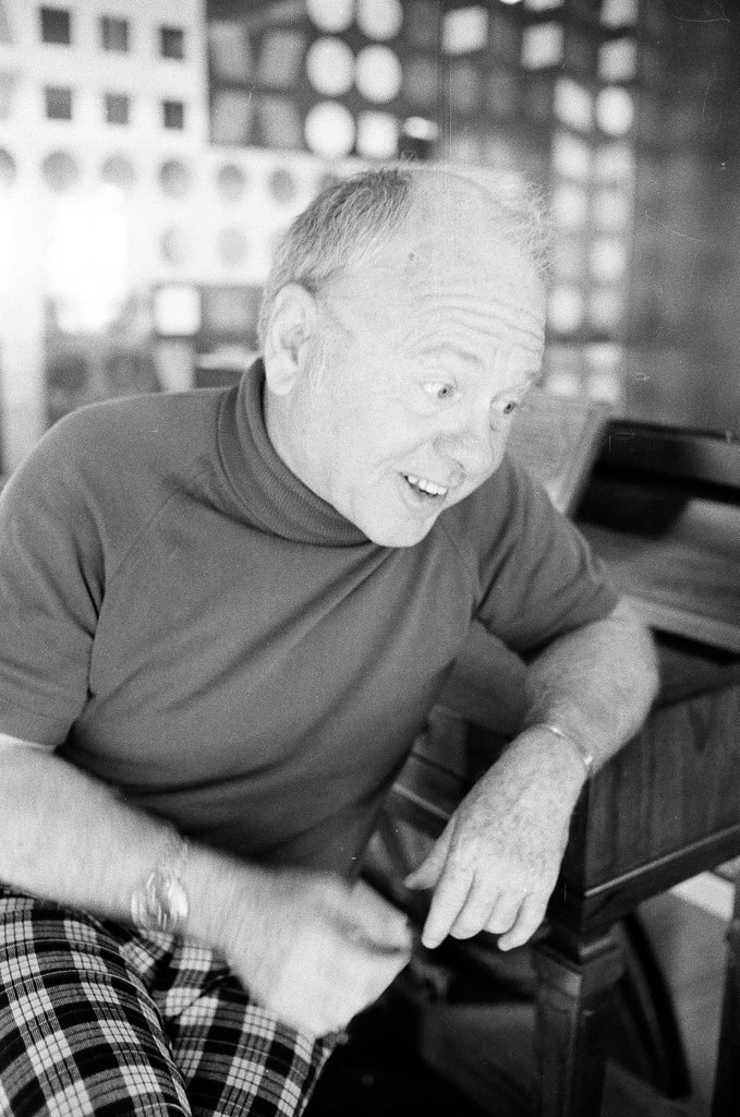 Mickey Rooney sitting at a piano - Bob Fila for Chicago Sun-Times