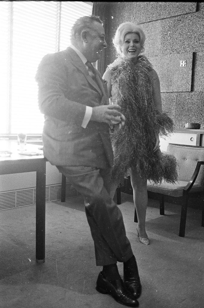 Zsa Zsa Gabor at a cocktail party - Charles Krejcsi for Chicago Sun-Times