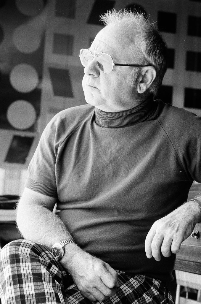 Mickey Rooney sitting at a piano - Bob Fila for Chicago Sun-Times