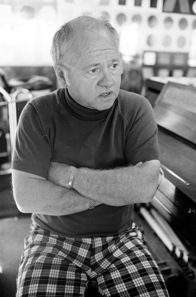 Mickey Rooney sitting at a piano - Bob Fila for Chicago Sun-Times