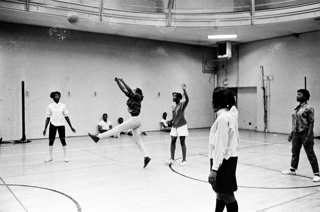 Kids play on indoor basketball court - Chicago Sun-Times