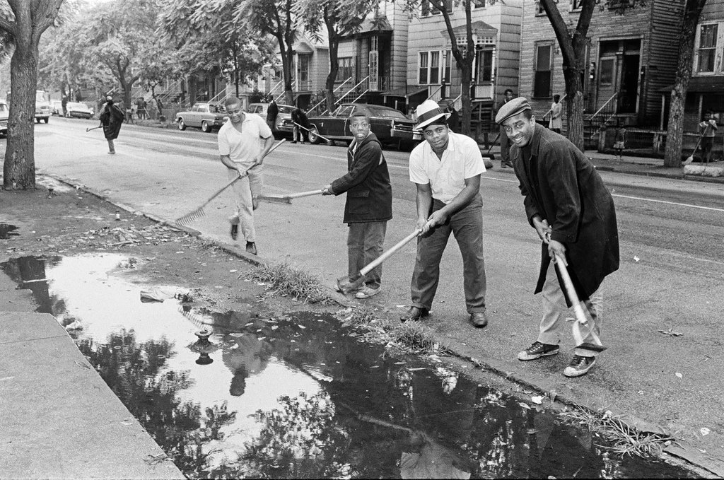 Cobra Stone gang does community clean up - Chicago Sun-Times