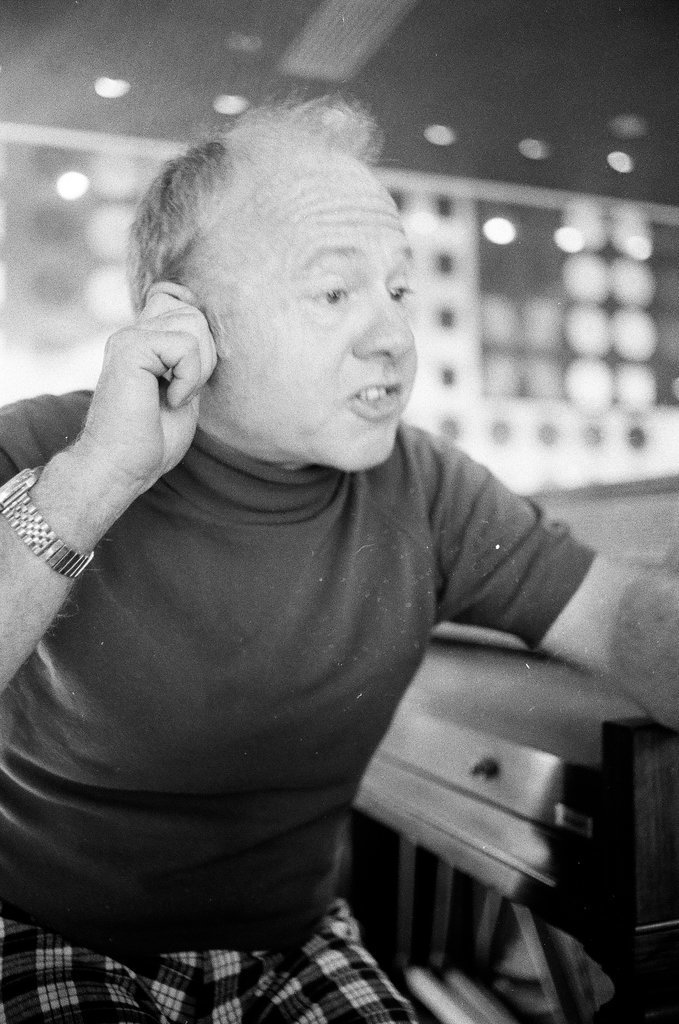 Mickey Rooney sitting at a piano - Bob Fila for Chicago Sun-Times