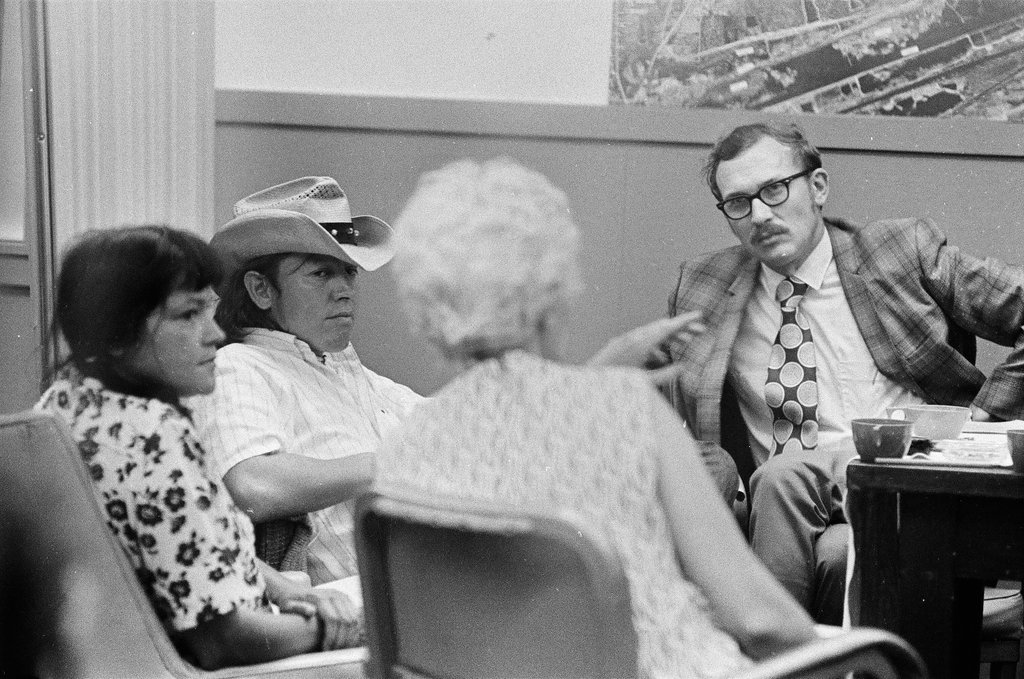 Native Americans meet with officials to discuss housing - Chicago Sun-Times