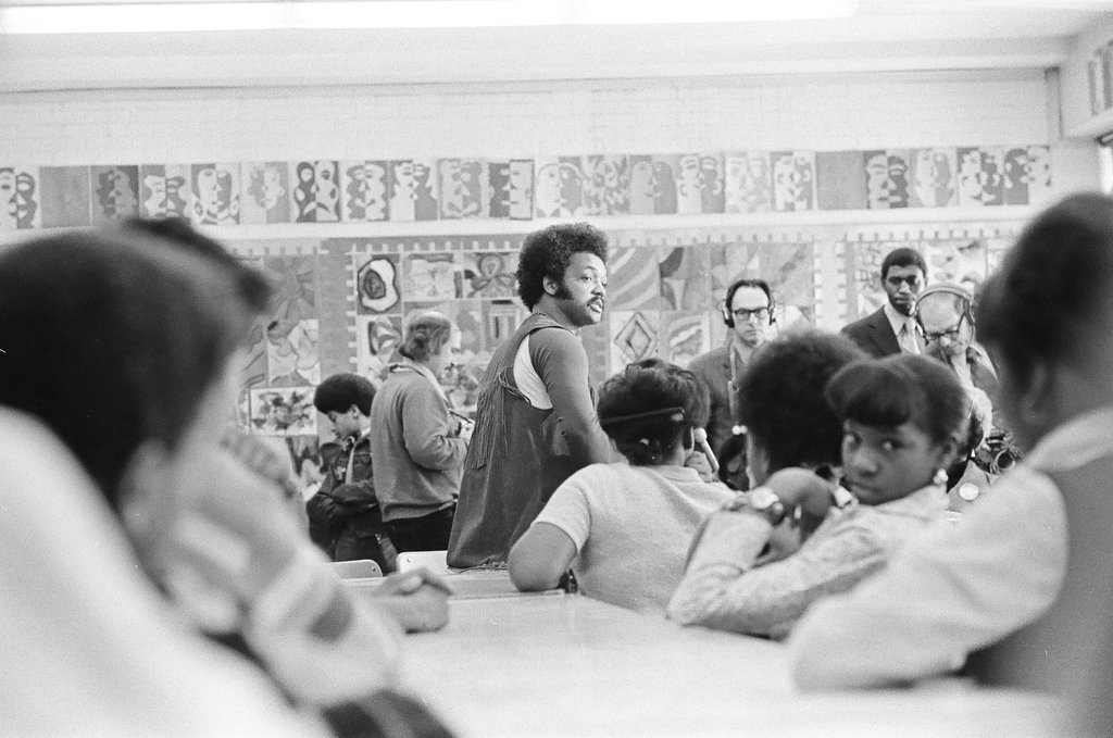 Jesse Jackson speaks in a classroom - Chicago Sun-Times