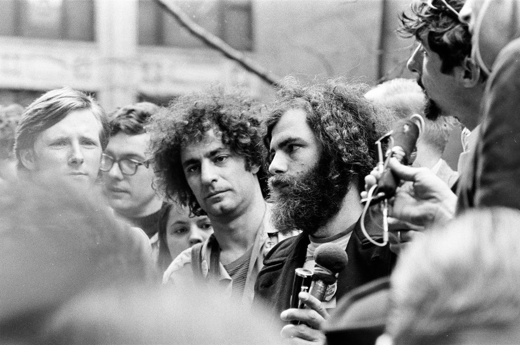 Abbie Hoffman and others at demonstration outside Federal Building - Chicago Sun-Times