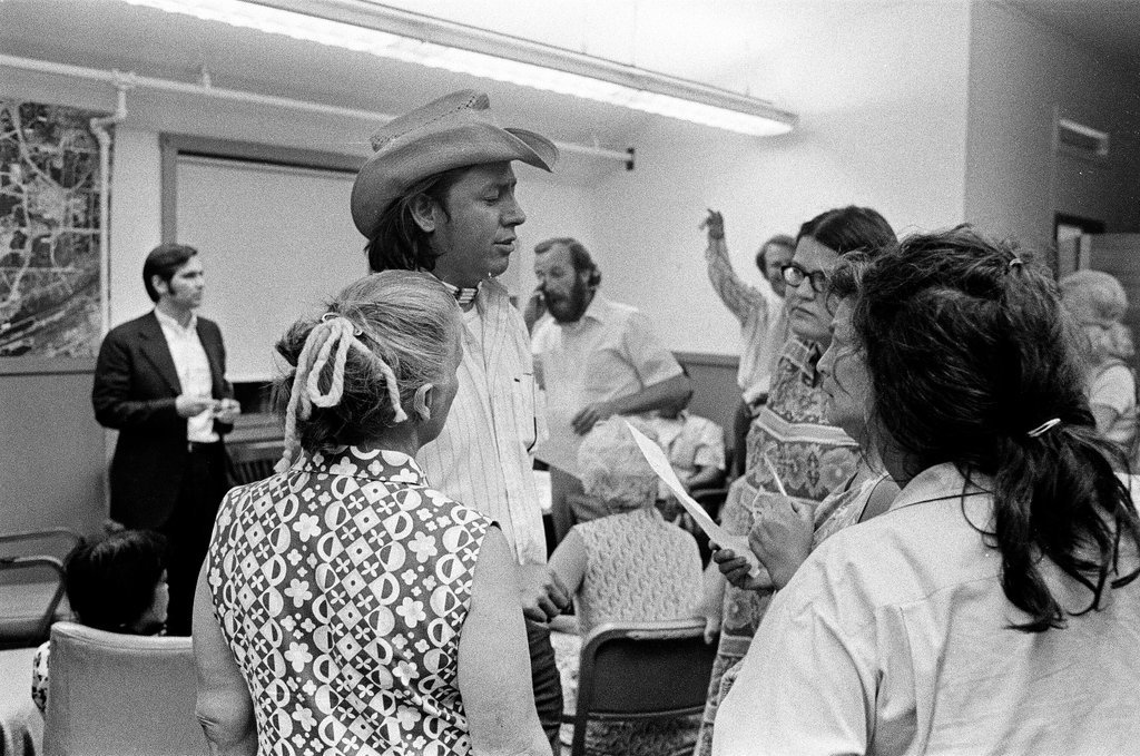 Native Americans meet with officials to discuss housing - Chicago Sun-Times