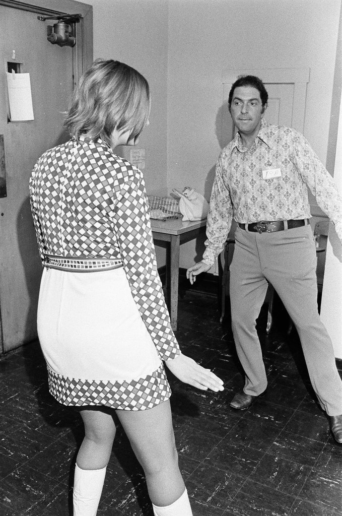 Students in a disco class - Chicago Sun-Times