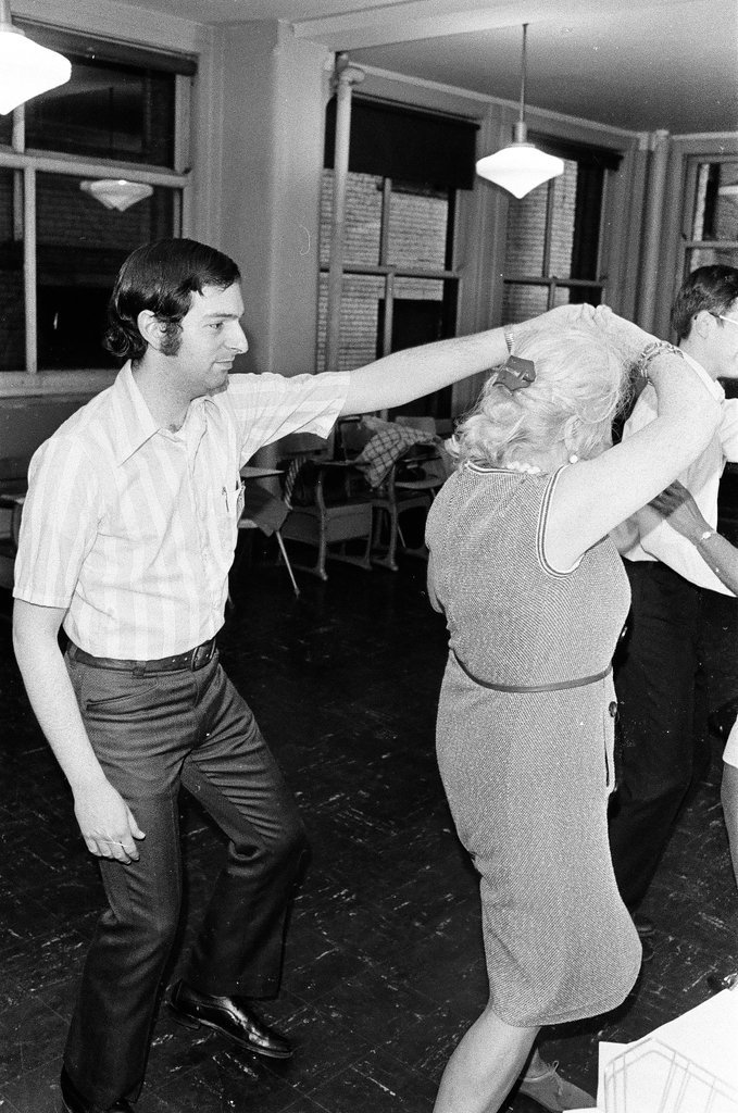 Students in a disco class - Chicago Sun-Times