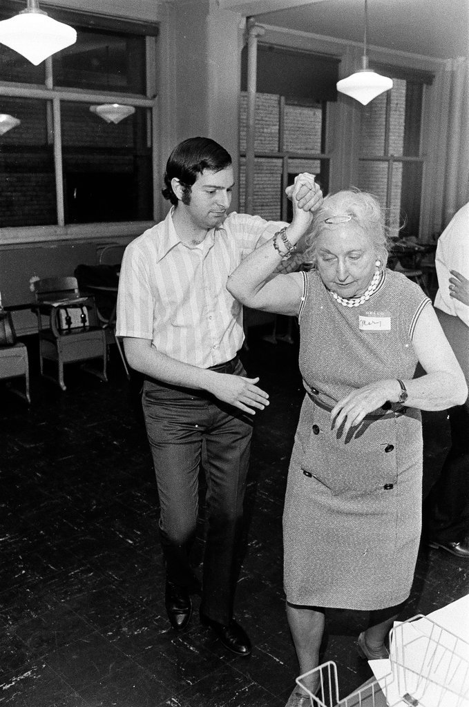 Students in a disco class - Chicago Sun-Times