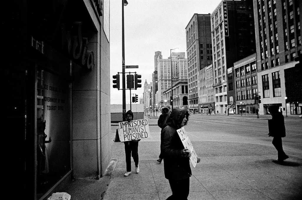 People picket India Tourist Office - Chicago Sun-Times