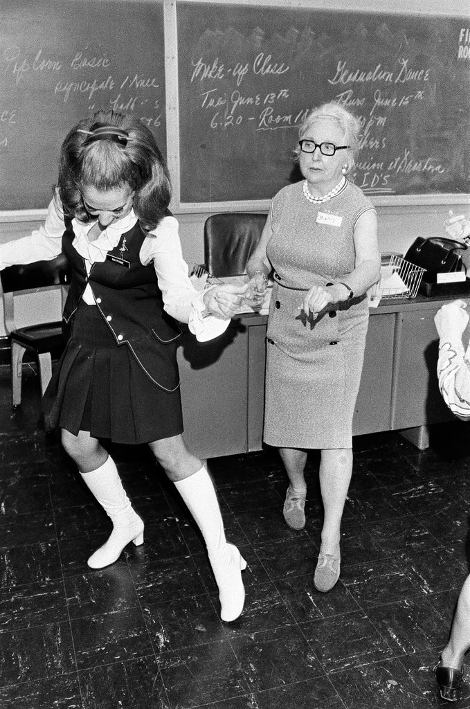 Students in a disco class - Chicago Sun-Times
