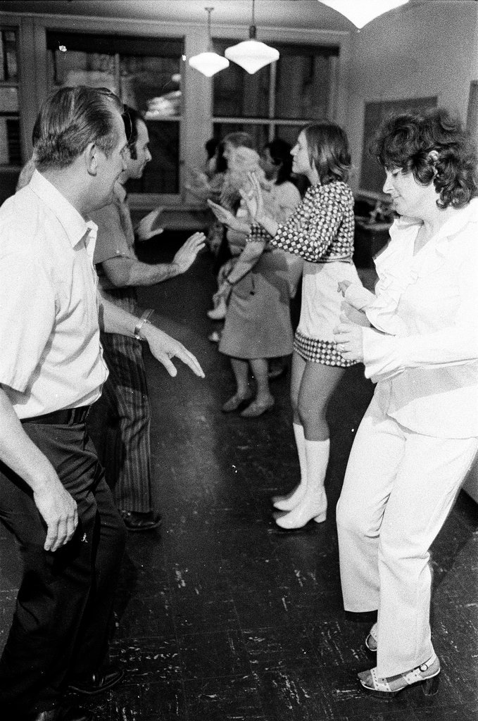 Students in a disco class - Chicago Sun-Times
