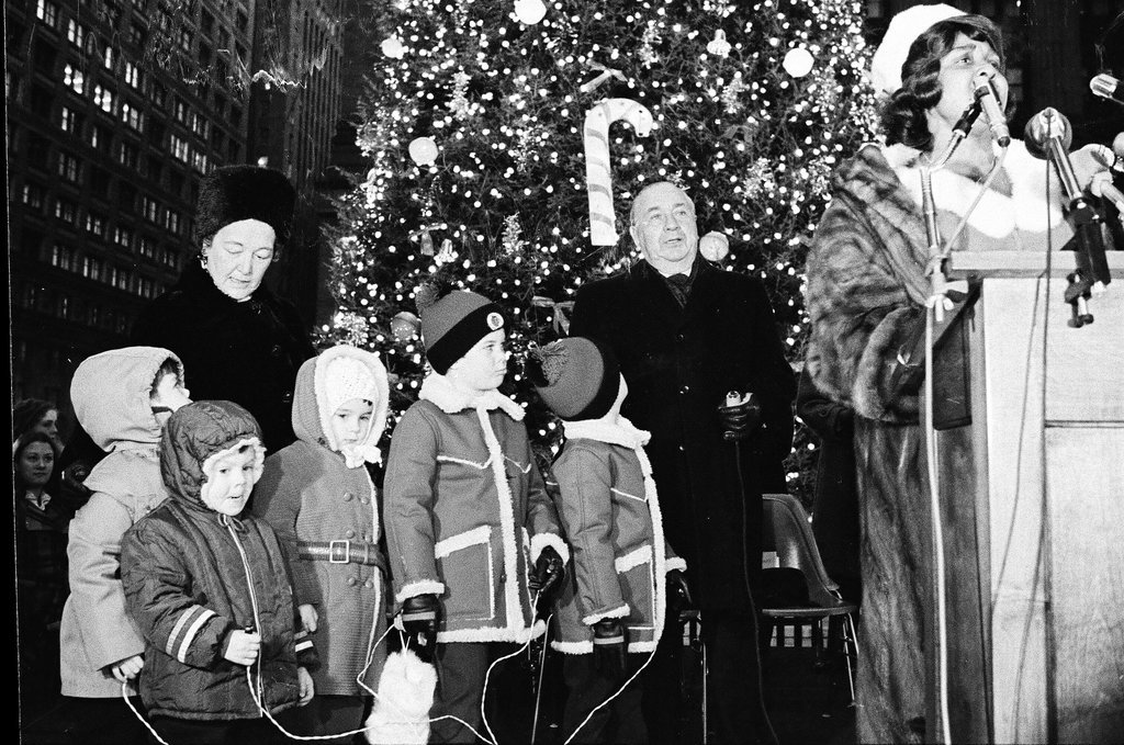 Mayor Daley lights up the Civic Center Christmas tree - Chicago Sun-Times