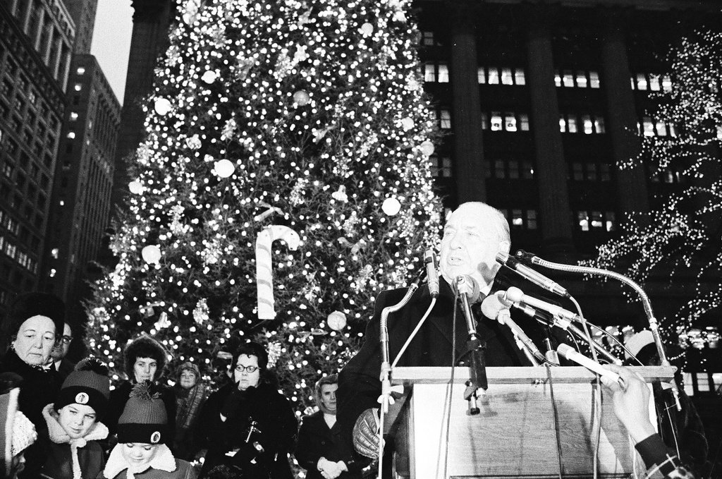 Mayor Daley lights up the Civic Center Christmas tree - Chicago Sun-Times