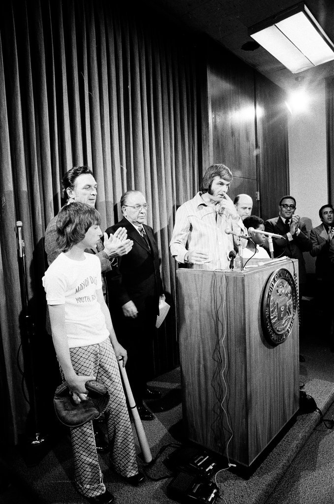 Mayor Daley announces plans for baseball schools - Chicago Sun-Times
