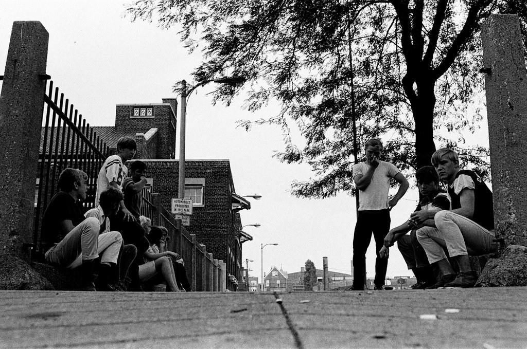 Kids hanging out at Clarendon Park - Chicago Sun-Times