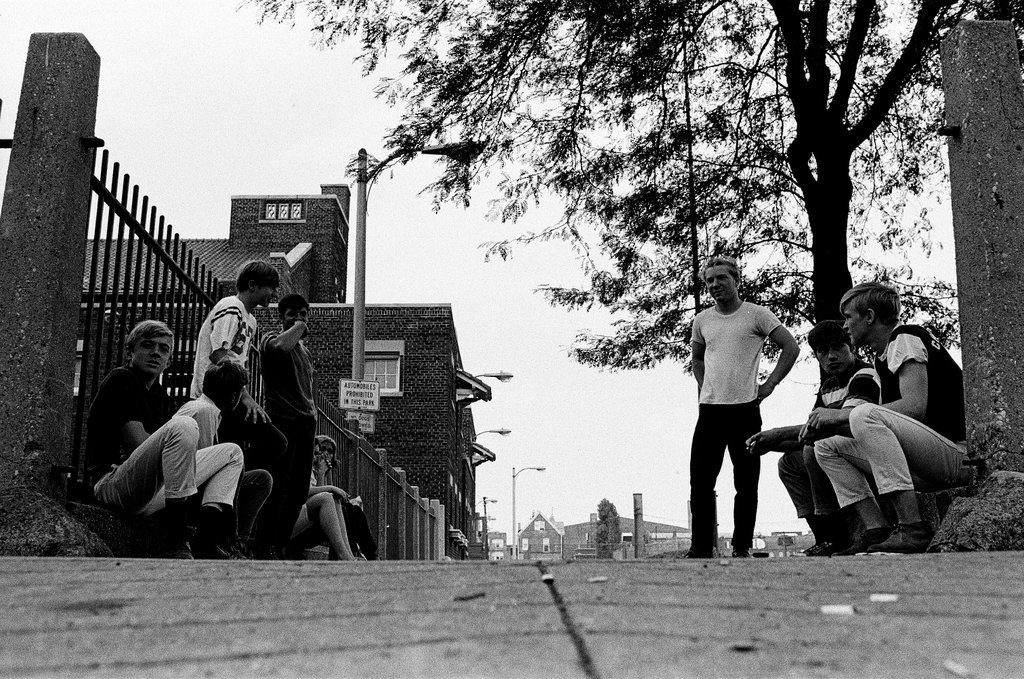 Kids hanging out at Clarendon Park - Chicago Sun-Times