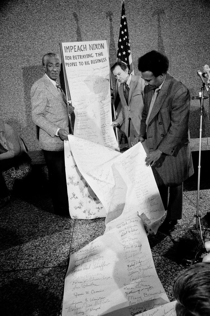 Hyde Park-Kenwood Peace Council displays Impeach Nixon scroll - Chicago Sun-Times
