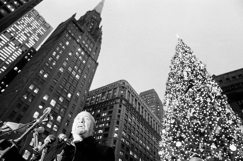 Mayor Daley's grandchildren light the Civic Center Christmas tree - Chicago Sun-Times