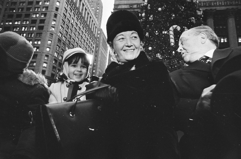 Mayor Daley and grandchildren at Civic Center Christmas tree - Chicago Sun-Times