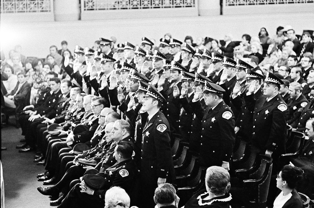 Mayor Daley addresses police officers - Chicago Sun-Times