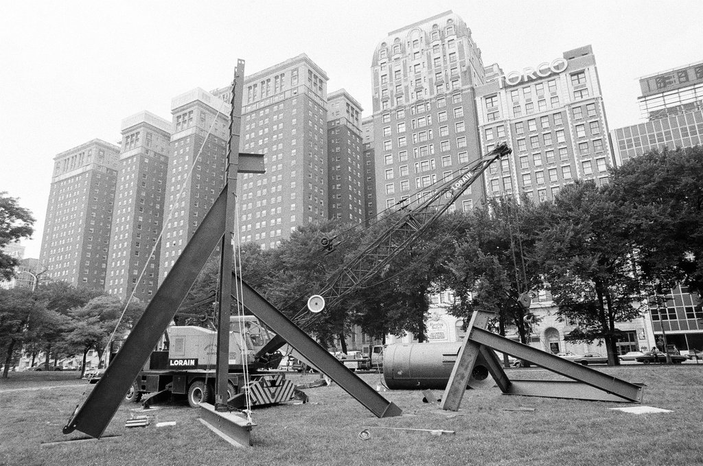 Large outdoor sculptures in Grant Park - Jerry Tomaselli for Chicago Sun-Times