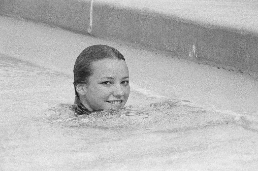 Men and women divers at Olympic trials - Chicago Sun-Times