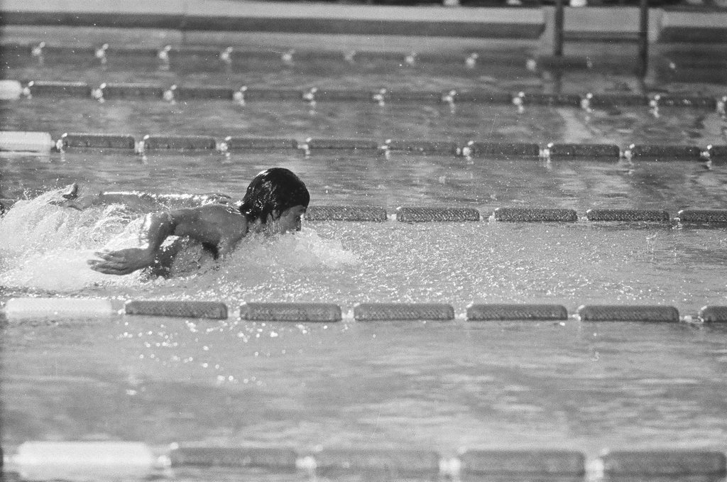 Men and women compete in Olympic swimming trials - Chicago Sun-Times