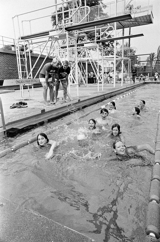 Kids from park swim team swim at Portage Park - Chicago Sun-Times