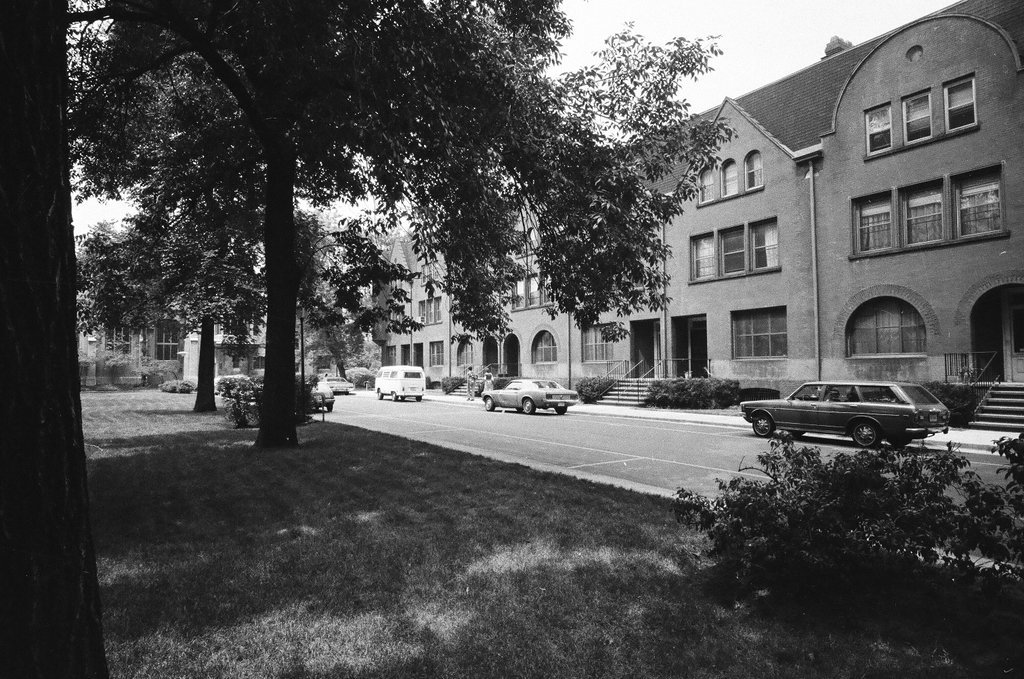 Townhouses on West Chalmers Place - Pete Peters for Chicago Sun-Times