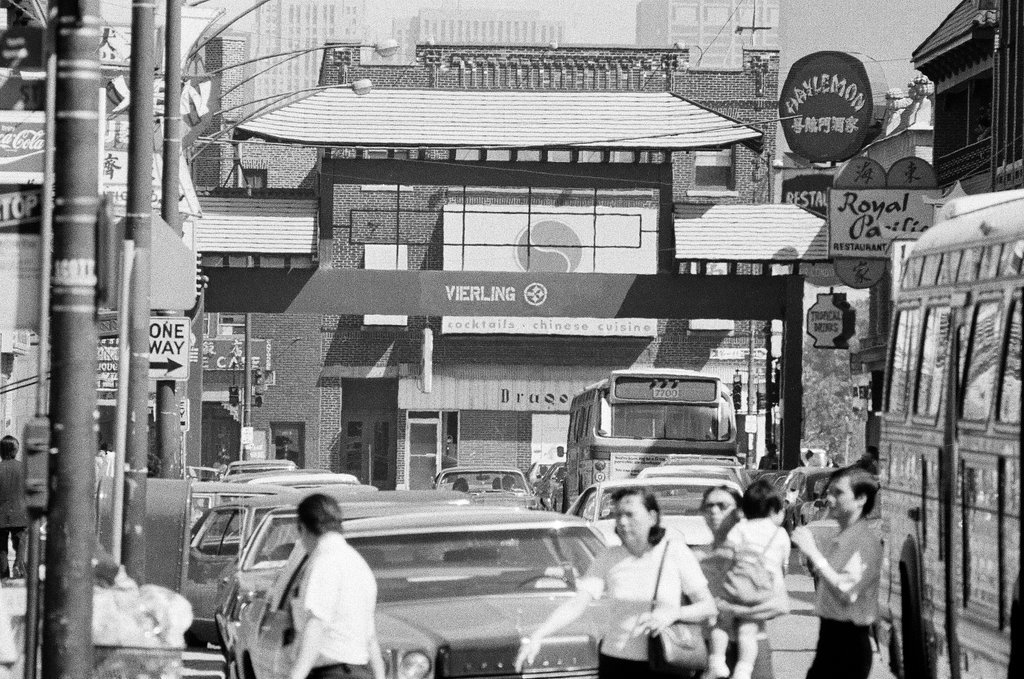 New Chinatown gate - Howard D. Simmons for Chicago Sun-Times