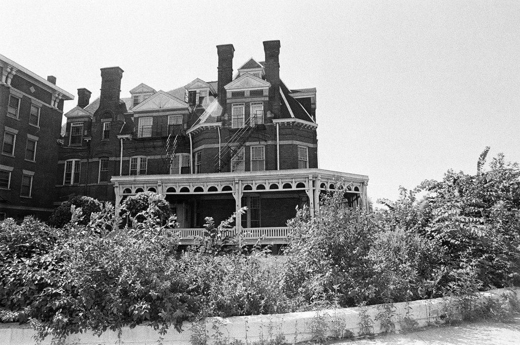Scenes around Pullman neighborhood - Edward DeLuga for Chicago Sun-Times