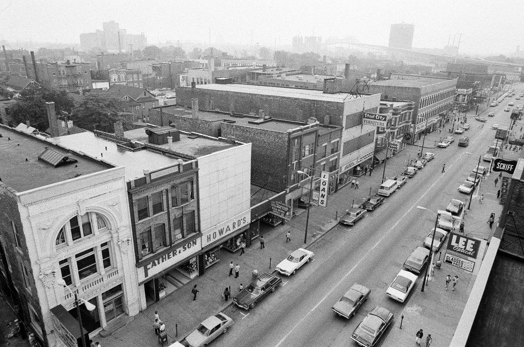 Intersections in South Chicago neighborhood - Bob Fila for Chicago Sun-Times