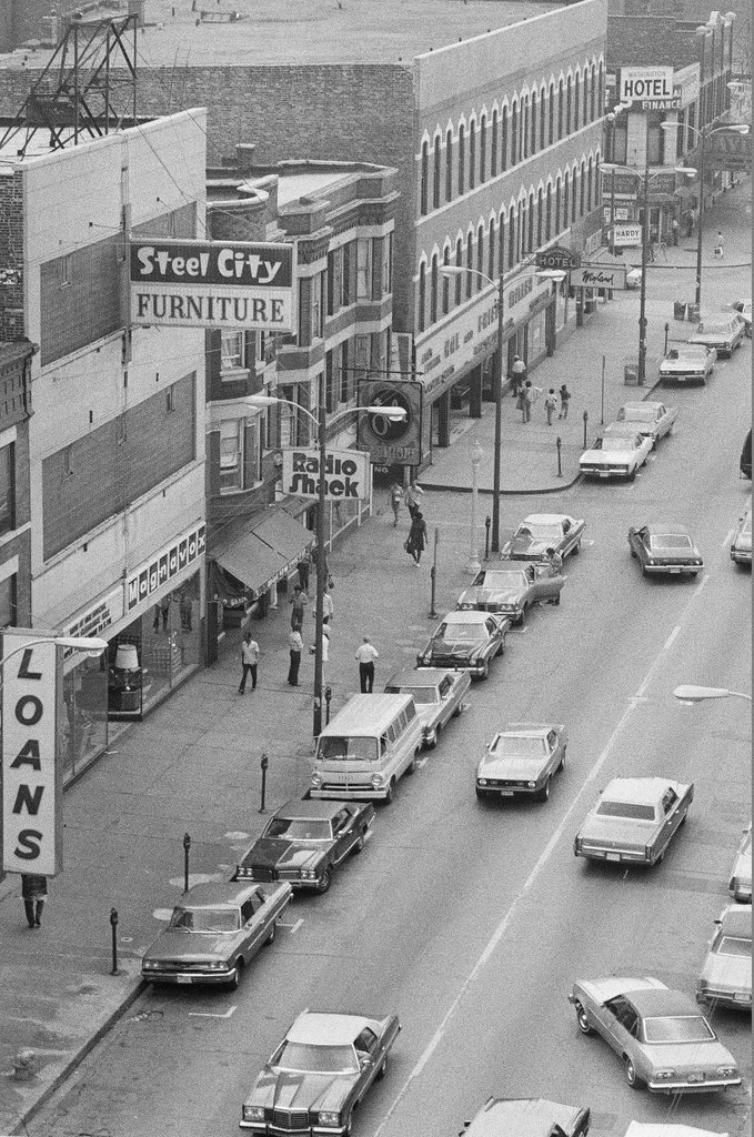 Intersections in South Chicago neighborhood - Bob Fila for Chicago Sun-Times