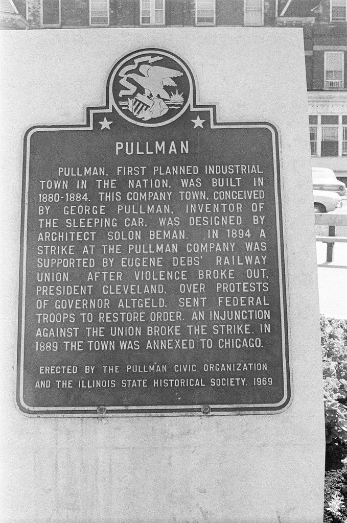 Scenes around Pullman neighborhood - Edward DeLuga for Chicago Sun-Times