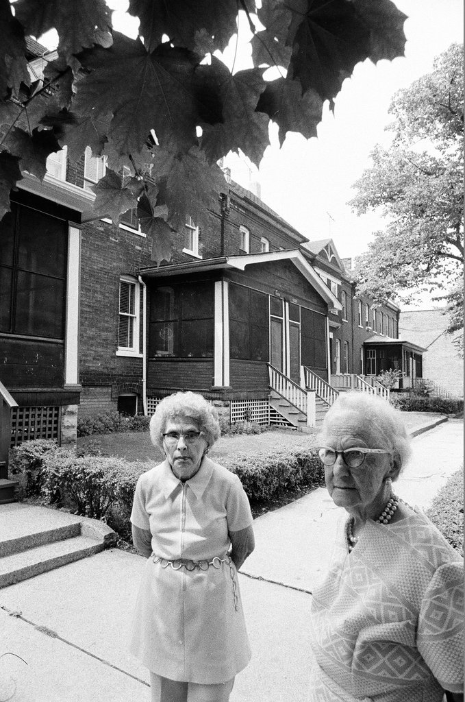 Two of the oldest residents of Pullman neighborhood - Jack Lenahan for Chicago Sun-Times