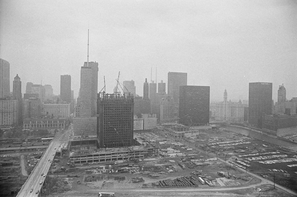 Standard Oil building under construction - Charles Krejcsi for Chicago Sun-Times