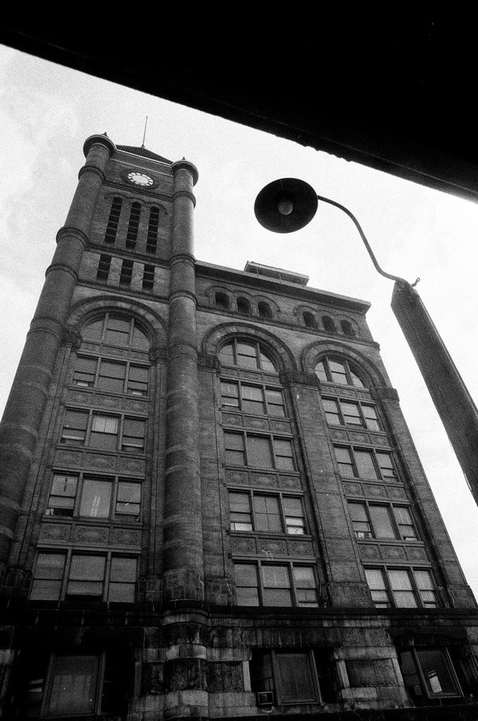Illinois Central Station - Gene Pesek for Chicago Sun-Times