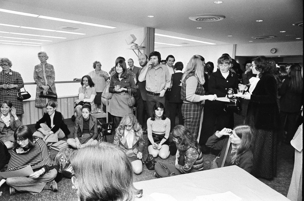 Betty Friedan at NOW fundraising reception - Chicago Sun-Times