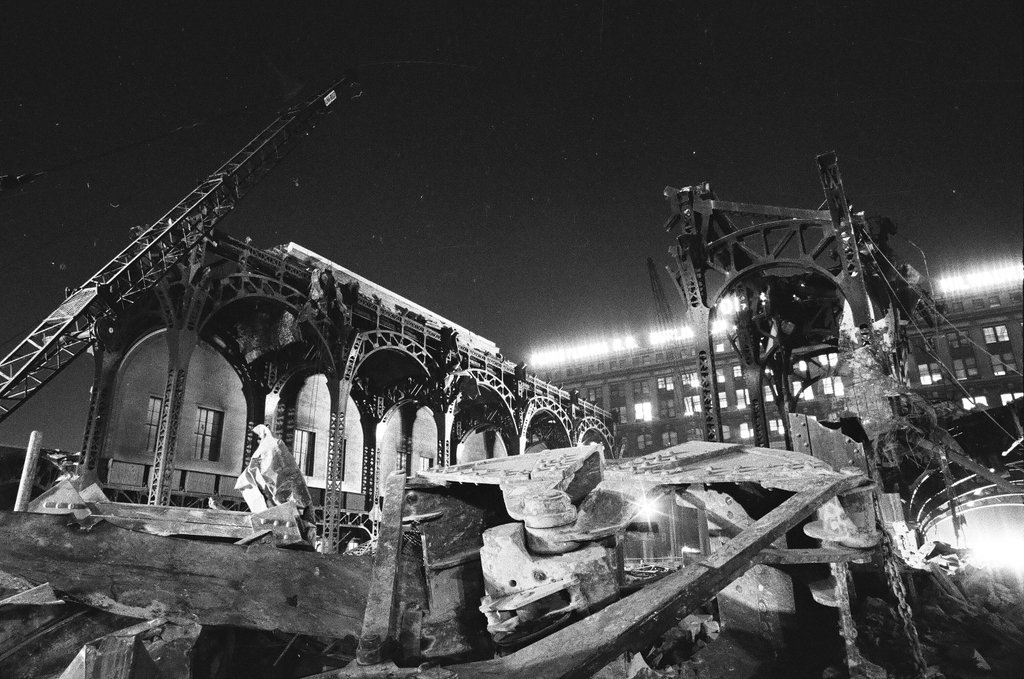 Metal skeleton of partially demolished Union Station concourse - Howard D. Simmons for Chicago Sun-Times