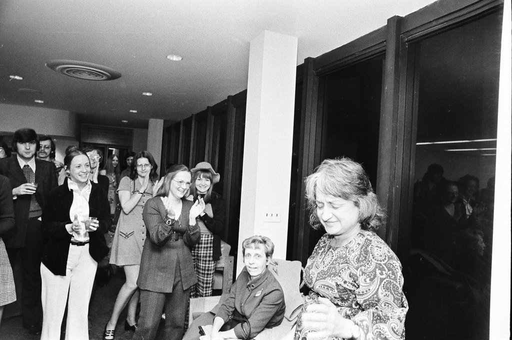 Betty Friedan at NOW fundraising reception - Chicago Sun-Times
