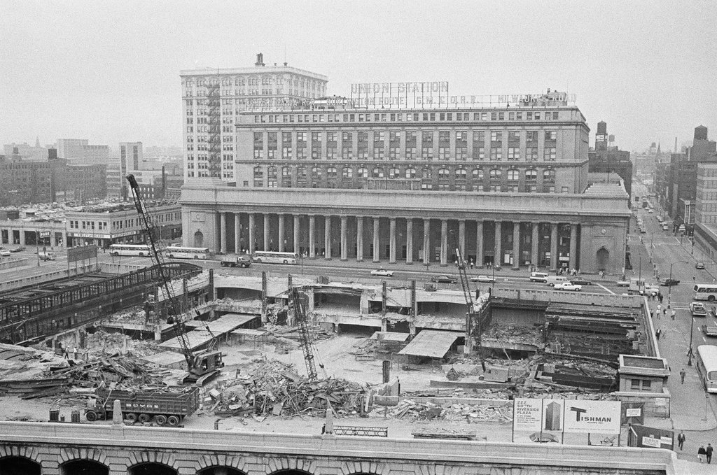 Old Union Station concourse is almost completely demolished - Don Burk for Chicago Sun-Times